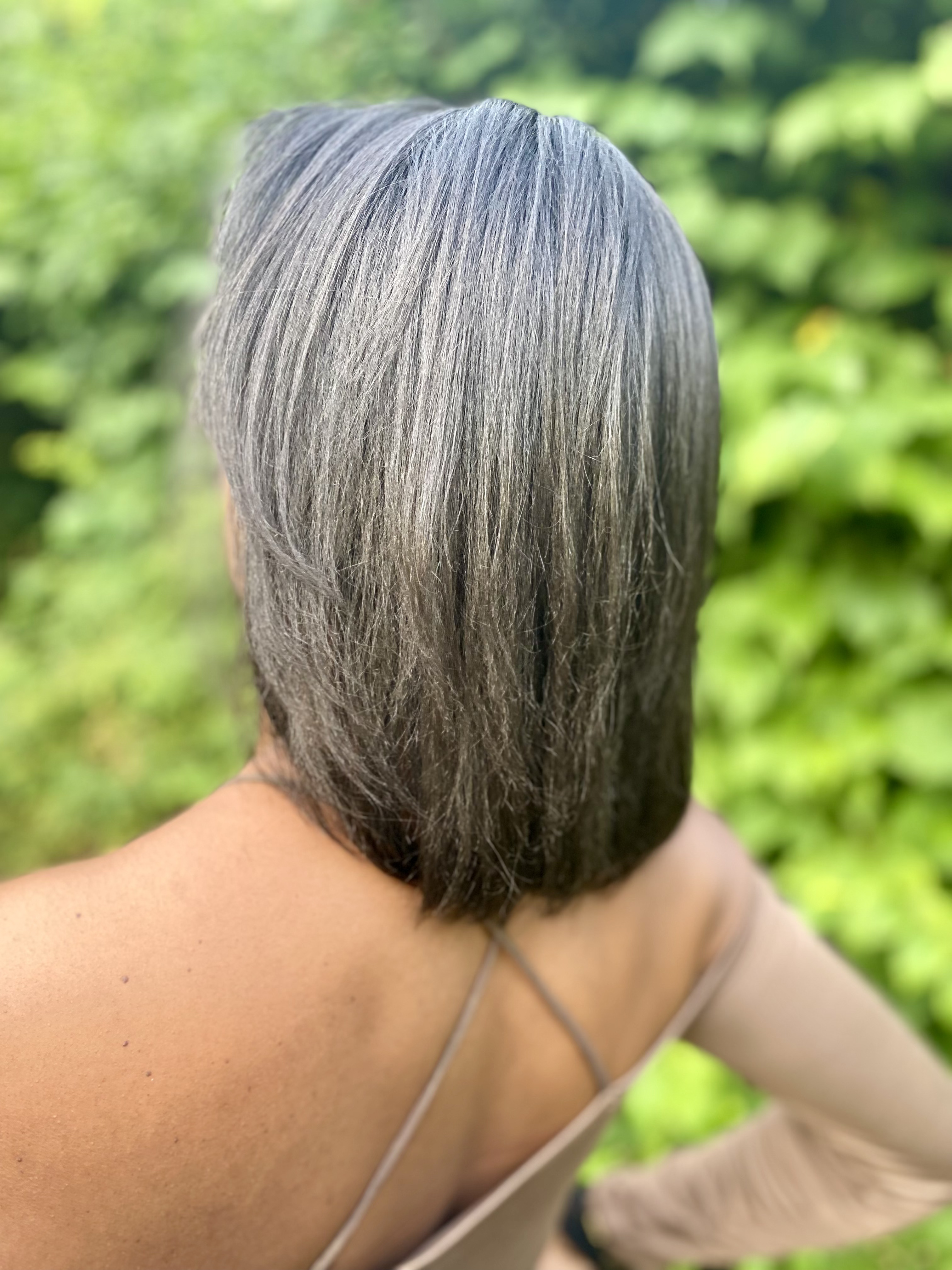 Coupe styling mi-long - La beauté d'Inéïah